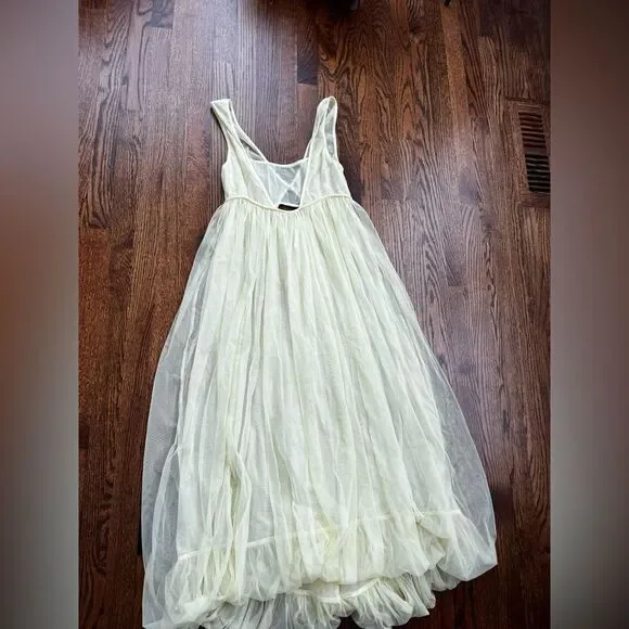 By Anthropologie
Sleeveless Bubble Sheer Dress size Medium - Picture 3 of 5